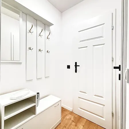 Apartamento Cinema Wola Near Metro